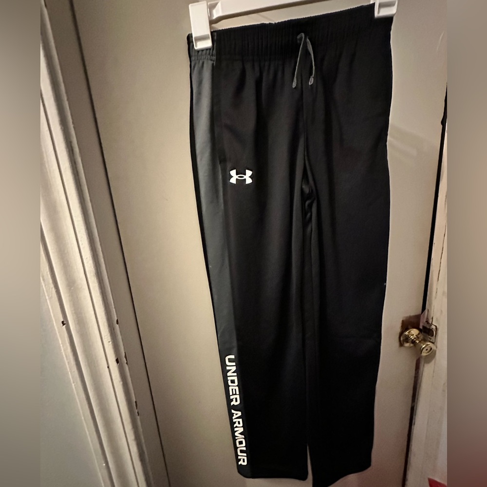 NEW WITH TAGS Boys UA pants
